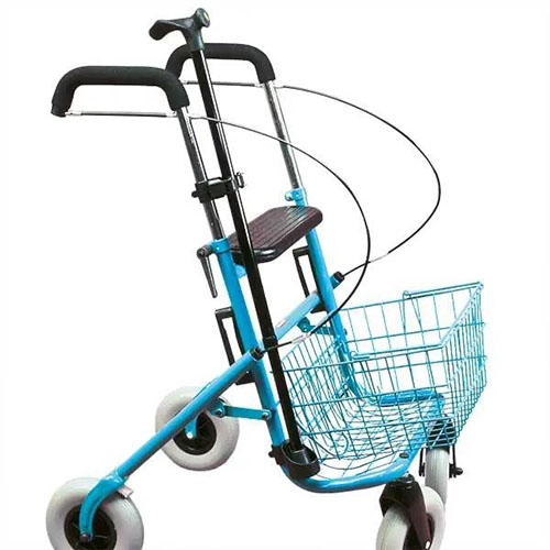 Ein Gehstockhalter in einer blauen Gehhilfe mit weißen Rädern und Korb in der sich ein gehstock befindet.jpg